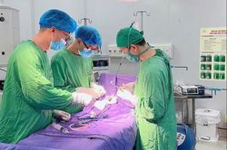 16 ngày giành sự sống cho bé gái sơ sinh mang hai dị tật tiêu hóa bẩm sinh