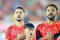 Hàng công đội tuyển Việt Nam: Mũi đinh ba Brazil