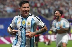 Argentina đấu với Ai Cập: 13 phút ngược dòng thay đổi số phận nhà đương kim vô địch World Cup
