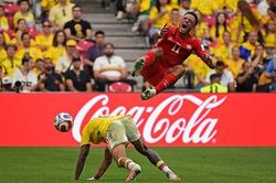 Trực tiếp Thụy Sĩ vs Colombia 0-0 (H2): Colombia thay người