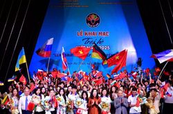 105 thanh ni&ecirc;n kiều b&agrave;o về nước tham dự Trại h&egrave; Việt Nam 2026