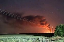 Ukraine tập k&iacute;ch nh&agrave; m&aacute;y lọc dầu, căn cứ kh&ocirc;ng qu&acirc;n trọng yếu của Nga