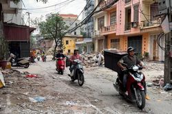 Người dân dỡ nhà giao mặt bằng, 'ngõ khổ' tại Hà Nội sắp 'lột xác'