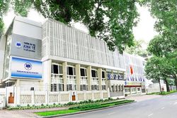 ĐH Kinh tế TPHCM c&ocirc;ng bố điểm s&agrave;n từ 60 đến 65 điểm