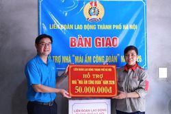 Ấm &aacute;p nghĩa t&igrave;nh C&ocirc;ng đo&agrave;n trong ng&ocirc;i nh&agrave; mới của nữ c&ocirc;ng nh&acirc;n kh&oacute; khăn