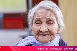 Những m&aacute;i đầu bạc trắng gửi hy vọng v&agrave;o t&igrave;m kiếm danh t&iacute;nh liệt sĩ