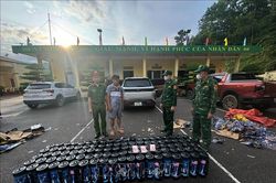 Bắt giữ đối tượng vận chuyển trái phép lượng lớn bình khí cười tại khu vực biên giới