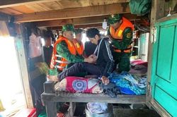 Kịp thời cứu ngư dân bị tai nạn trên biển