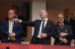 Chủ tịch FIFA Gianni Infantino bị y&ecirc;u cầu điều tra
