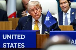 &Ocirc;ng Trump tuy&ecirc;n bố 'hết ki&ecirc;n nhẫn' với Iran, khẳng định thỏa thuận ngừng bắn đ&atilde; sụp đổ