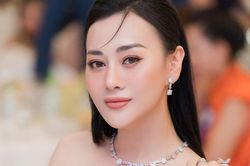 Vẻ đẹp con người làm nên sức hút của Ninh Bình quê Phương Oanh