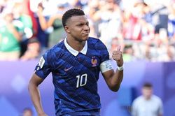 Dậy sóng vì FIFA giao 5 trọng tài Argentina bắt trận Pháp - Morocco