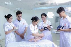 Điểm sàn nhóm ngành sức khỏe năm 2026: Cao nhất 22 điểm
