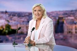 Lãnh đạo đảng Tập hợp quốc gia (RN) Marine Le Pen tuyên bố tranh cử tổng thống Pháp năm 2027