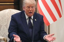 &Ocirc;ng Trump t&aacute;i khẳng định Mỹ n&ecirc;n kiểm so&aacute;t Greenland