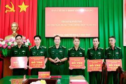 Bộ đội Biên phòng tỉnh An Giang hỗ trợ xây dựng 5 căn nhà Đồng đội