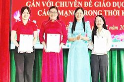 Phường H&agrave; Ti&ecirc;n khai giảng lớp bồi dưỡng l&yacute; luận ch&iacute;nh trị d&agrave;nh cho đảng vi&ecirc;n mới