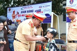 Đa dạng tuyên truyền giao thông tại miền núi