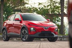 VinFast VF 6 2026: SUV điện hạng B đầy công nghệ với giá từ 689 triệu đồng