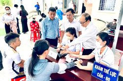 X&atilde; Vạn Thắng ra qu&acirc;n kh&aacute;m s&agrave;ng lọc sức khỏe miễn ph&iacute; cho 750 người d&acirc;n