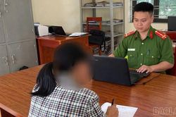 Xử phạt 750.000 đồng người phụ nữ vứt r&aacute;c thải bừa b&atilde;i tại x&atilde; Kh&aacute;nh H&ograve;a