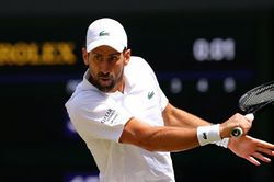 Bản lĩnh Novak Djokovic: Hạ gục máy giao bóng Auger-Aliassime để vào bán kết Wimbledon 2026