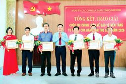 Đẩy mạnh x&acirc;y dựng, chỉnh đốn Đảng, n&acirc;ng cao năng lực l&atilde;nh đạo, sức chiến đấu của tổ chức đảng v&agrave; đảng vi&ecirc;n