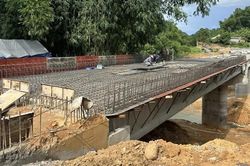 Các công trình cầu dân sinh ở miền núi Thanh Hóa tăng tốc về đích trước mùa mưa