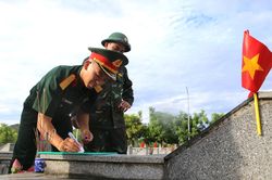 Đội nắng, dầm mưa tìm lại tên các liệt sĩ hy sinh nơi tọa độ lửa Hà Tĩnh