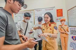 H&agrave; Nội: Người d&acirc;n đ&aacute;nh gi&aacute; chất lượng phục vụ của CSGT qua m&atilde; QR