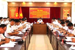 Hải quân Việt Nam luôn là điểm tựa cho ngư dân vươn khơi, bám biển