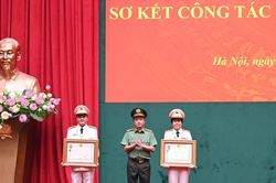 Đảm nhận khối lượng công việc lớn, nhiều nhiệm vụ mới, khó, có tính chiến lược