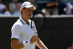 Sinner và Djokovic hẹn gặp ở bán kết Wimbledon