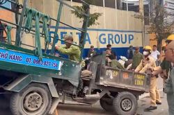 Mối nguy khó lường từ xe chở hàng cồng kềnh, xe ba bánh