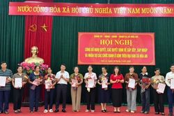 Đảng ủy x&atilde; H&ograve;a An c&ocirc;ng bố c&aacute;c nghị quyết, quyết định về tổ chức, bộ m&aacute;y v&agrave; nh&acirc;n sự cấp x&oacute;m