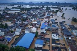 Miền nam Trung Quốc thiệt hại nặng vì mưa lũ khi siêu bão Ba Vì sắp đổ bộ