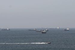 4 t&agrave;u chở dầu v&agrave; kh&iacute; đốt buộc quay đầu khi cố gắng đi qua eo biển Hormuz