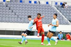 Xuân Son ghi bàn, tuyển Việt Nam đánh bại câu lạc bộ K.League 2