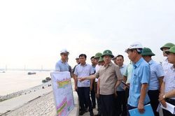 Hà Nội tăng cường đầu tư, bảo đảm an toàn đê điều