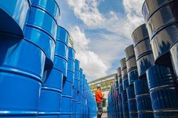 Sau chiến tranh, thị trường dầu bước vào cuộc chiến mới