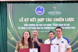 Tăng cường hợp t&aacute;c, ph&aacute;t triển nguồn nh&acirc;n lực chất lượng cao cho ng&agrave;nh du lịch