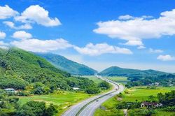 Đề xuất bổ sung 5 tuyến cao tốc, tăng kết nối li&ecirc;n v&ugrave;ng, cửa khẩu, cảng biển
