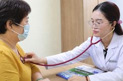 Khám thiếu máu, người phụ nữ 52 tuổi phát hiện ung thư dạ dày đã di căn xương