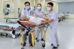 Đau đầu một tuần không khỏi, người phụ nữ 73 tuổi nhập viện phát hiện đột quỵ do vỡ túi phình mạch não