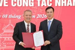 Đại học Quốc gia Hà Nội bổ nhiệm Hiệu trưởng và 4 Phó Hiệu trưởng Trường Đại học Y Dược