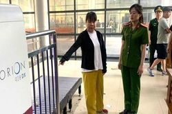 Người phụ nữ giấu tiền ở vị trí 'nhạy cảm' trên cơ thể khi qua cửa khẩu