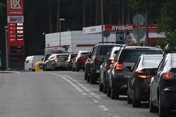 Nga cấm xuất khẩu dầu diesel để đối ph&oacute; khủng hoảng nhi&ecirc;n liệu
