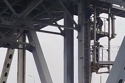 Kịp thời cứu thanh niên có ý định tiêu cực trên Thăng Long