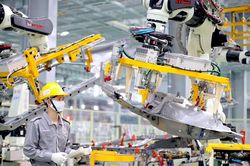 Đưa kinh tế tư nh&acirc;n th&agrave;nh 'bệ ph&oacute;ng' tăng trưởng