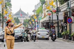 H&agrave; Nội ph&acirc;n luồng giao th&ocirc;ng phục vụ lễ kỷ niệm 80 năm Ng&agrave;y truyền thống lực lượng An ninh nh&acirc;n d&acirc;n